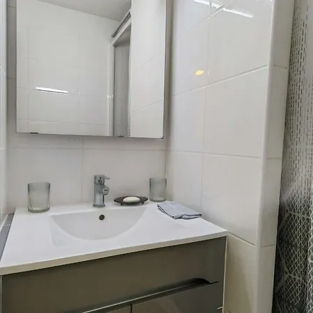 Daire T2 Au Cap D'agde, Piscine Et Parking, Proche Plage, Pour 4 Pers - Fr-1-607-228 Agde